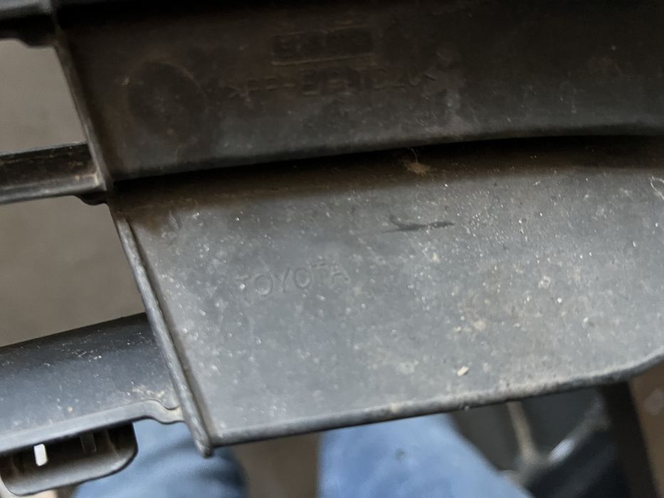 Grila inferioara bara fata Toyota Corolla an 2013-2019