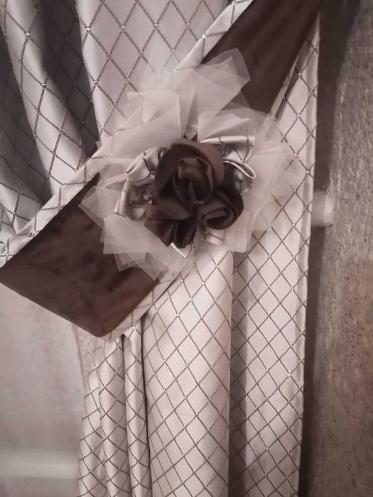 Шторы + тюль + карниз + подхват