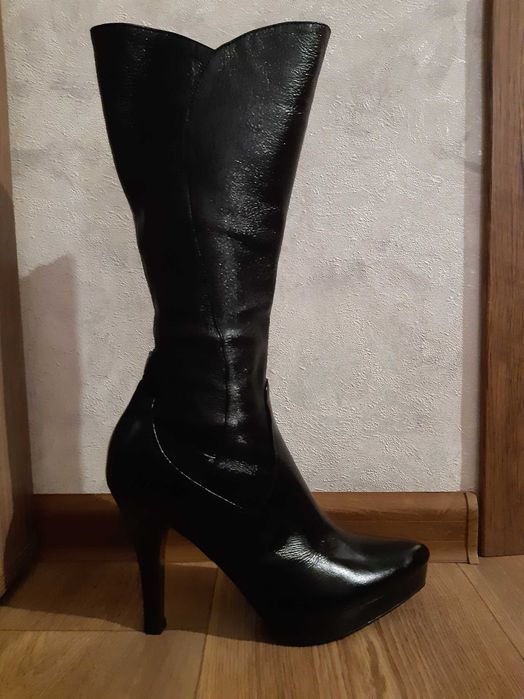 Сапожки из искусственной кожи