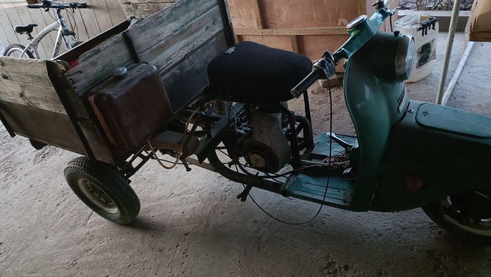 Продам два муравей