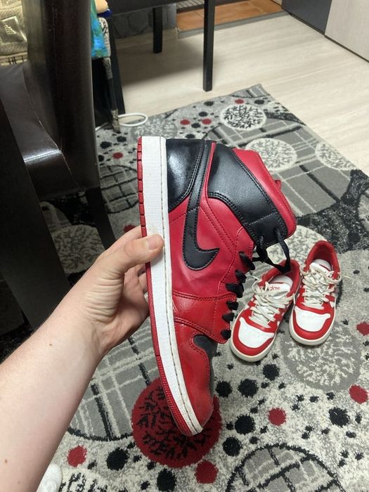 Vând Jordan 1 mărimea 44.5, aproape noi