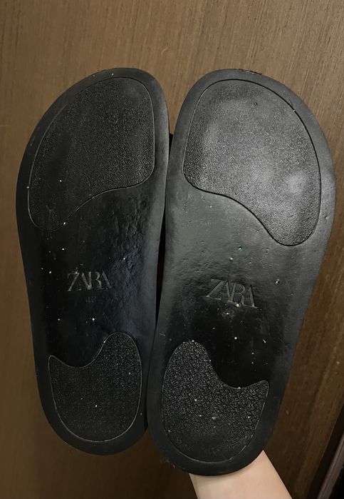 Кожени чехли ZARA
