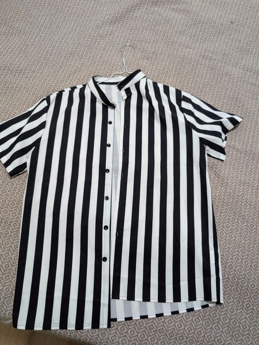 Cămașă albă cu dungi negre - trendy - mărime S