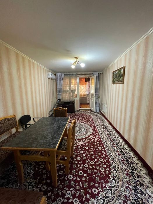 Сдаётся только семейным квартира долгосрочно в центре города!