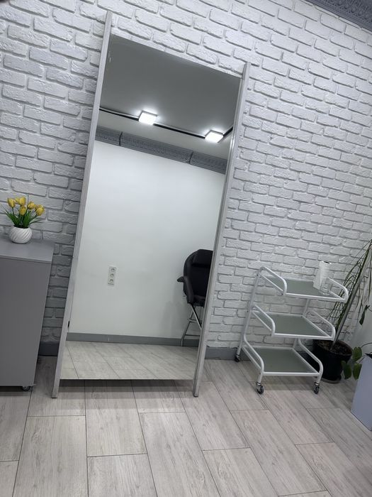 Напольное зеркало в стиле лофт