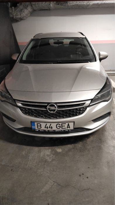 Masina Astra K sports tourer