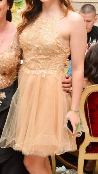 Къса бална рокля