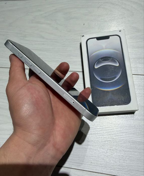 Обмен Iphone 16e  128