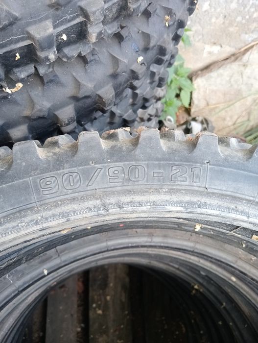 Cauciucuri enduro in stare buna