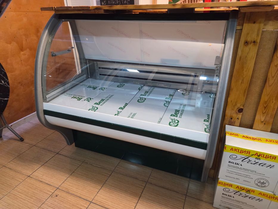 Холодильник витринный