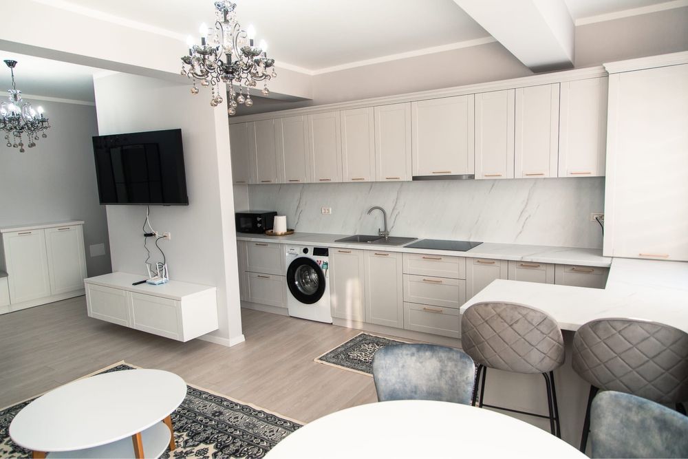 Apartament 3 camere de inchiriat