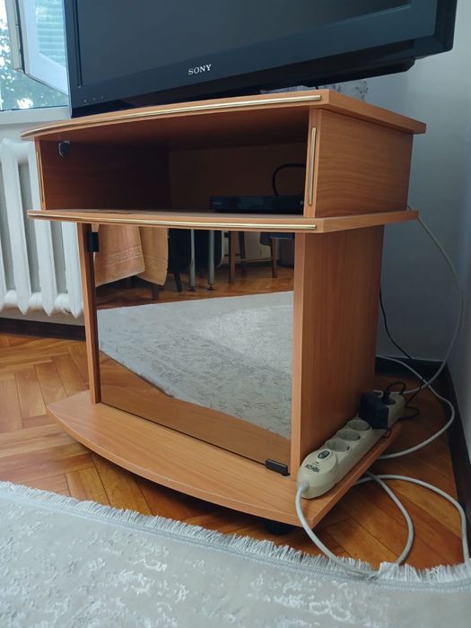 Продам тумбочку под телевизор