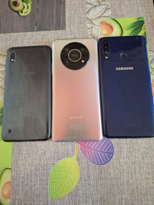 Vand 3 telefoane displei spart