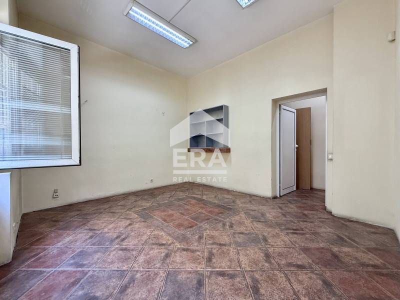 Дава се под наем Офис в София, Център - 80 кв.м за 590 € - Снимка #3