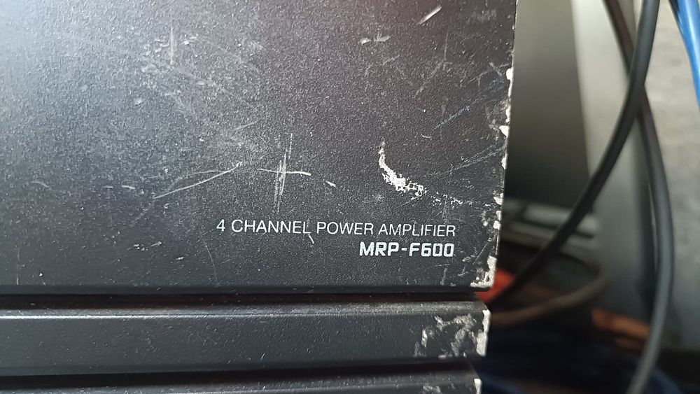 Vând subwofer+amplificator alpine + cabluri