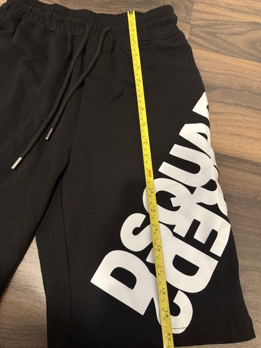 Pantaloni  scurti desq2