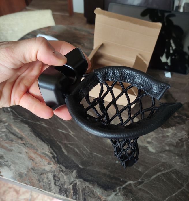 Подстаканник пассажирский W463 Гелендваген