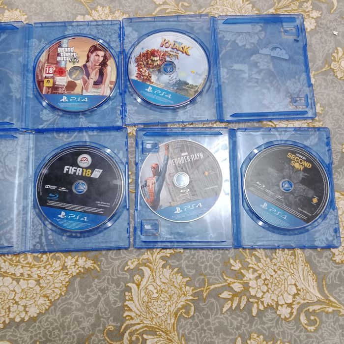 Диски на PlayStation 4