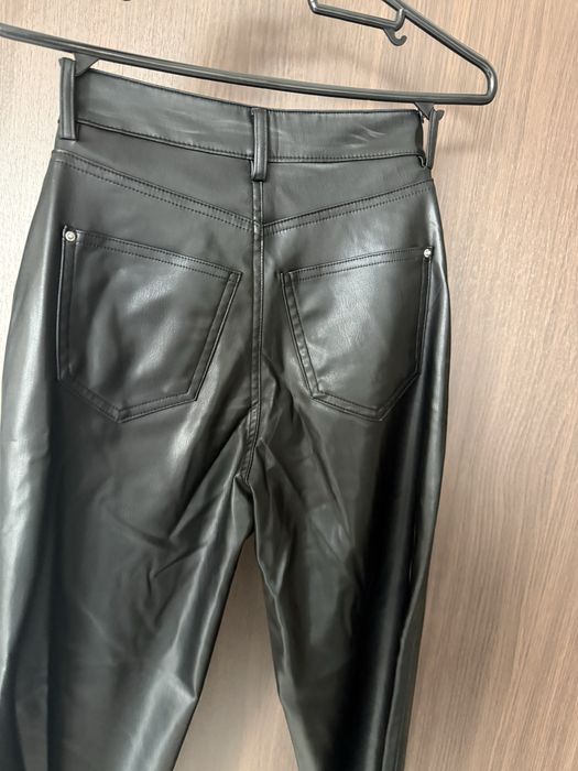 Кожен панталон Zara