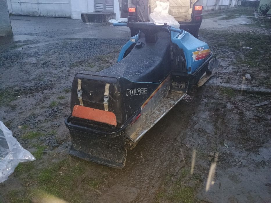 Snowmobil/ Polaris StarTrak 250