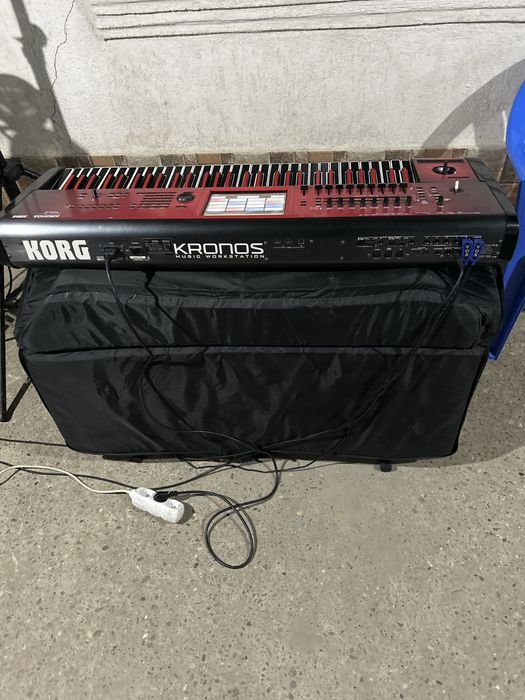 Vand sau Schimb Korg Kronos 1 cu acordeon cu midi sau fr 7x