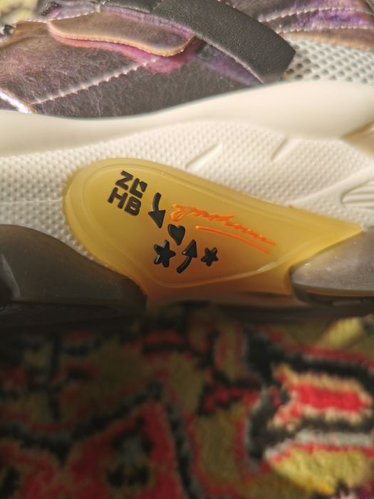 Продам кроссовки