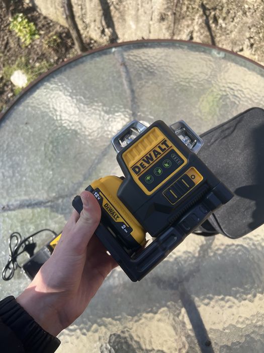 Laser DeWalt linii verzi nou