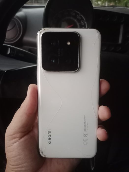 Xiaomi 14 glabal aybi orqa krishkasi singan karopka bor