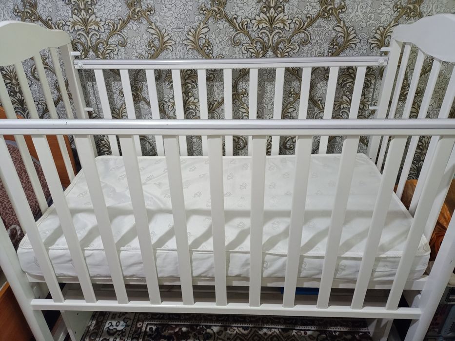 Продам детскую кроватку