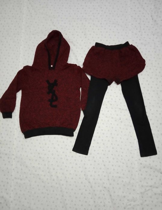 Костюм-кофта + шорты с лосинами.