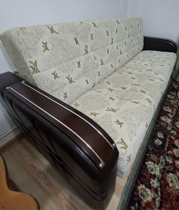 Vând canapea extensibilă și 2 fotolii rabatabile