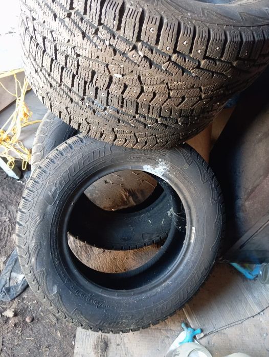 Продам резину на мерс