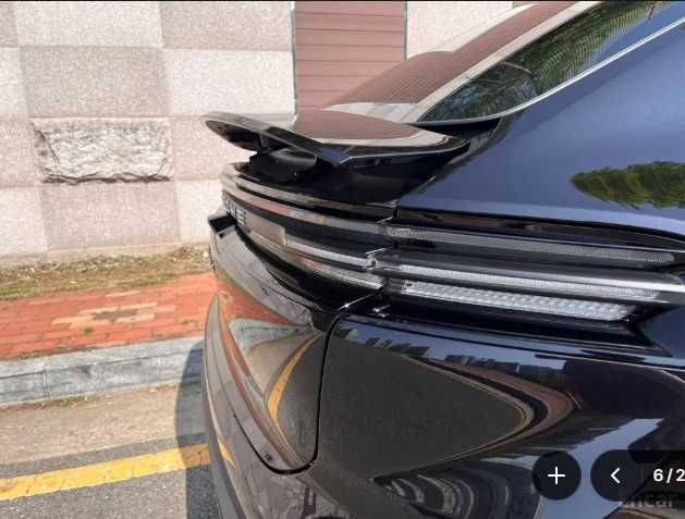 Porsche Macan EV