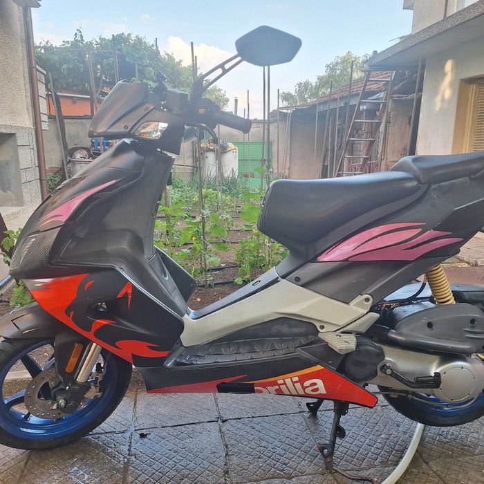 продавам скутер aprilia sr 50