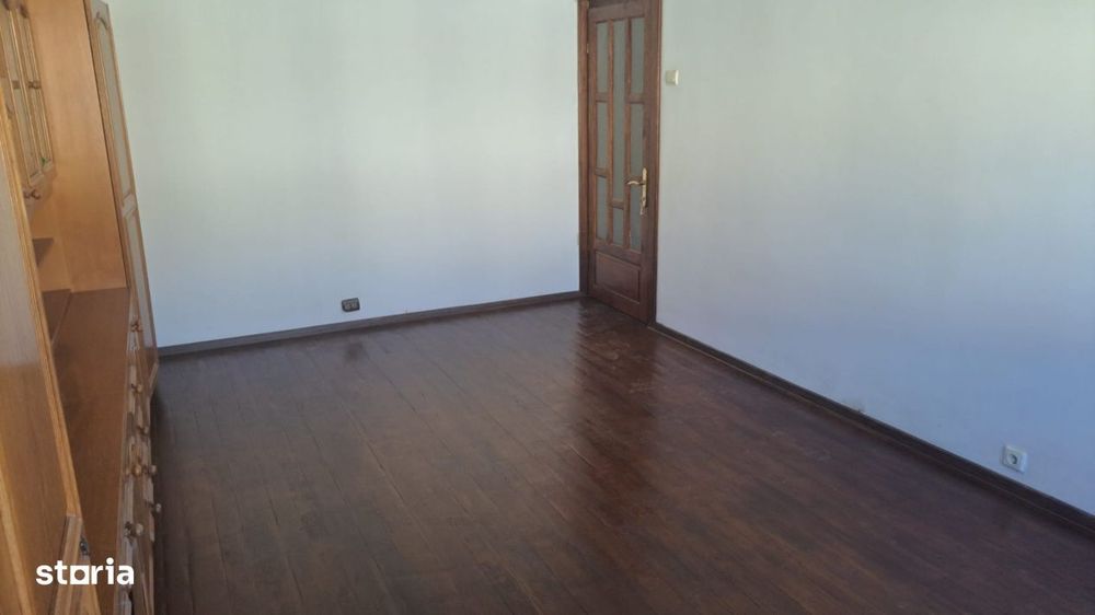 Apartament 3 camere, 70 mp, zona Garii