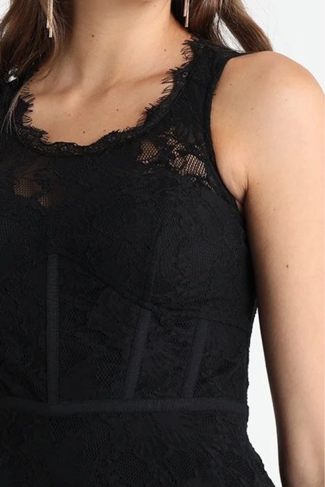 черна дантелена рокля guess