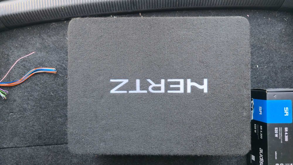 Subwoofer activ auto