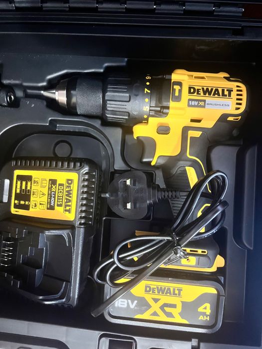 Безчетков Комплект Dewalt 18V XR DCF787 DCD778 нови