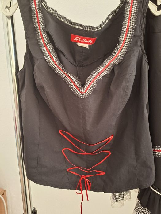 Set top și fustă stil tradițional