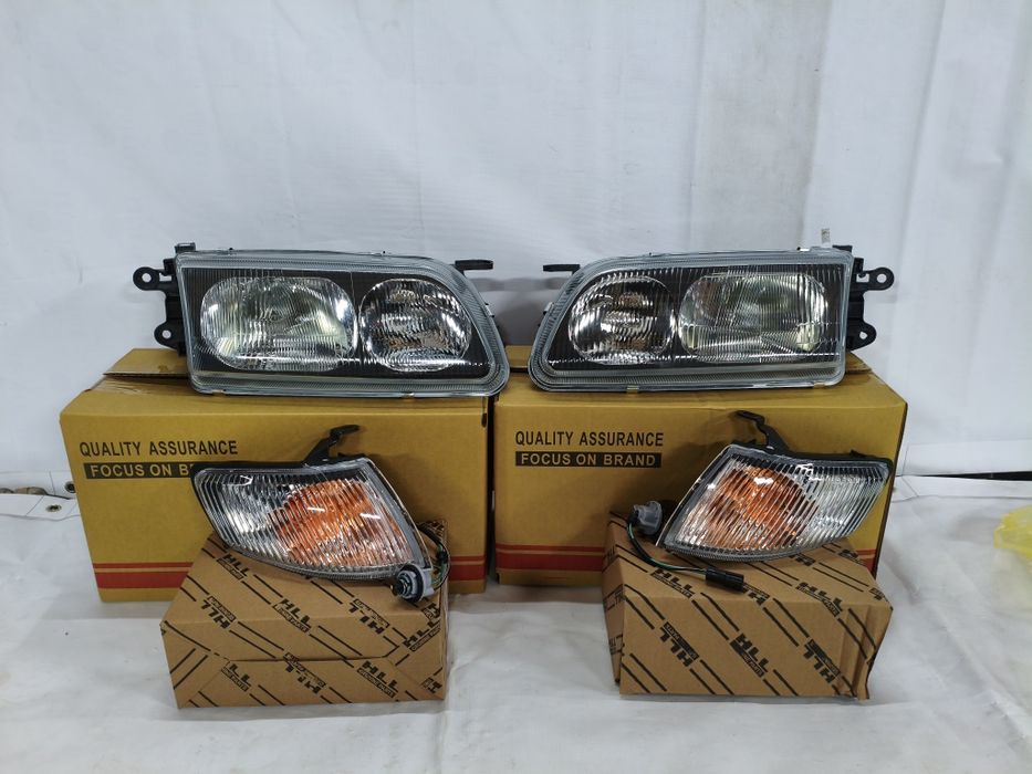 Фары передние Мазда 626 птичка