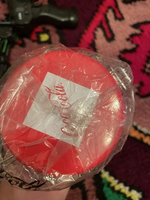 Чисто нови кутии на кока кола