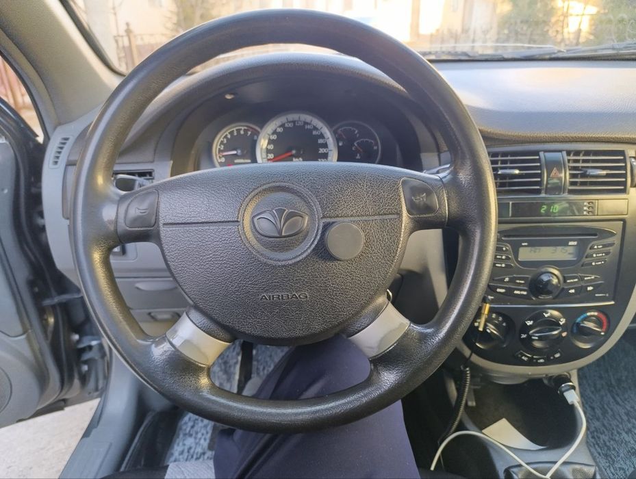 Jentra 2015 sotiladi srochno 250000 ming yurgan 1 pozitsiya yevro