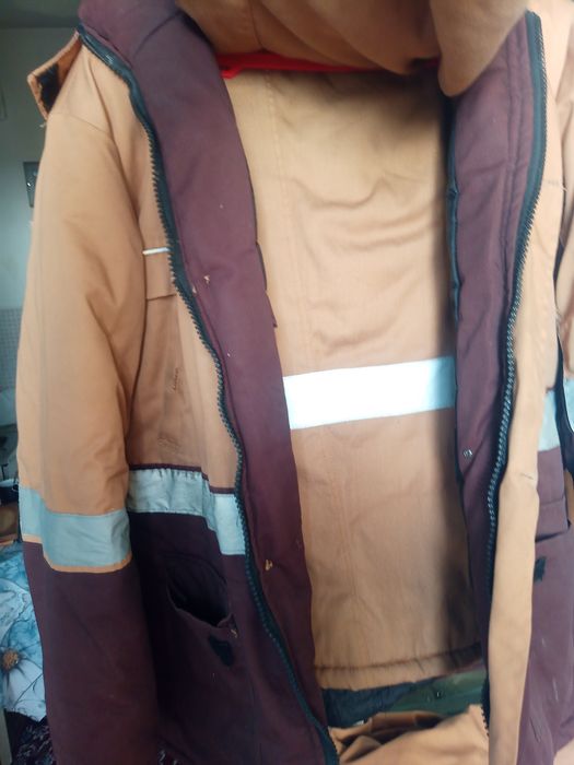 Утеплён спецодежда с капюшоном