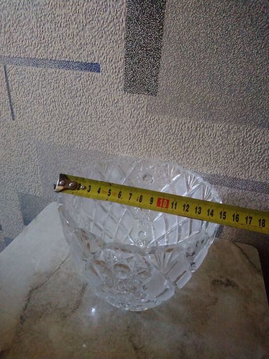 Продам вазу настольную