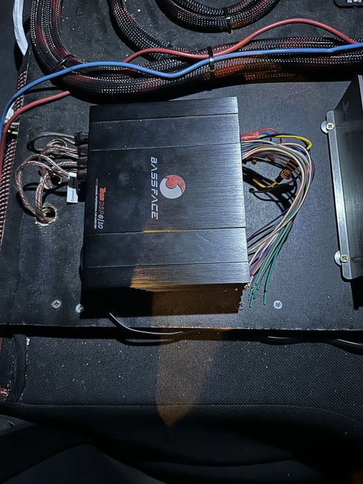 Procesor de sunet bassface