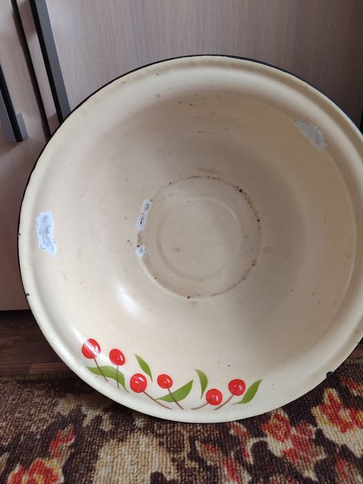 Эмалированные тазы,ведра. Советского периода