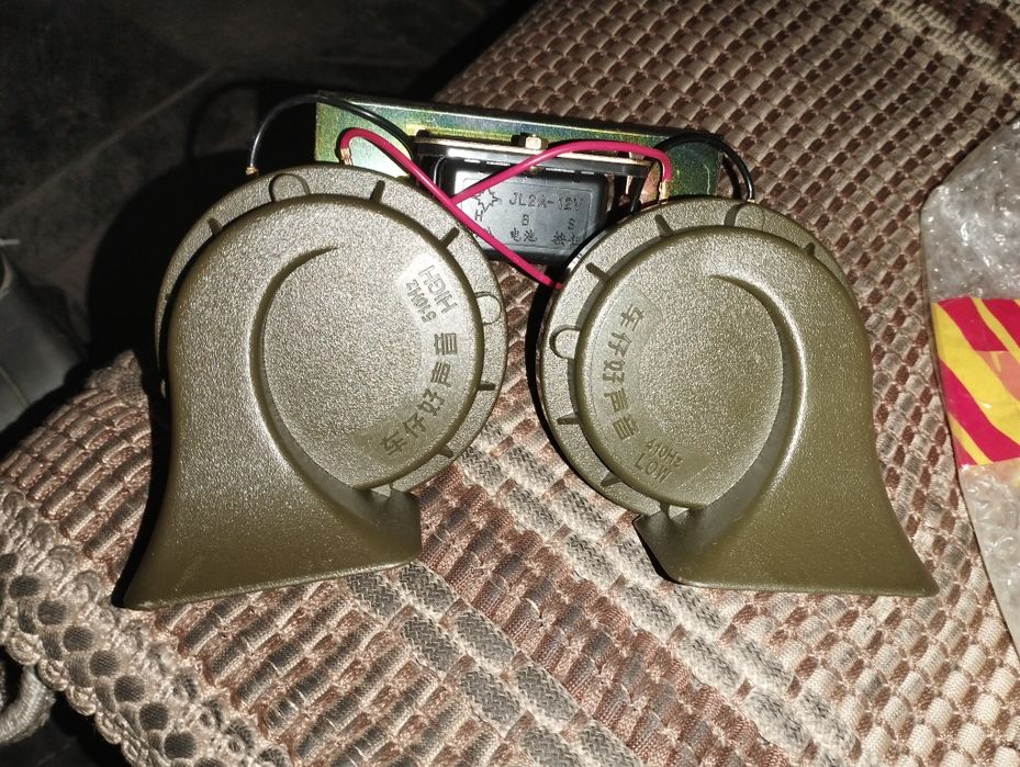 Клаксон автомобильный