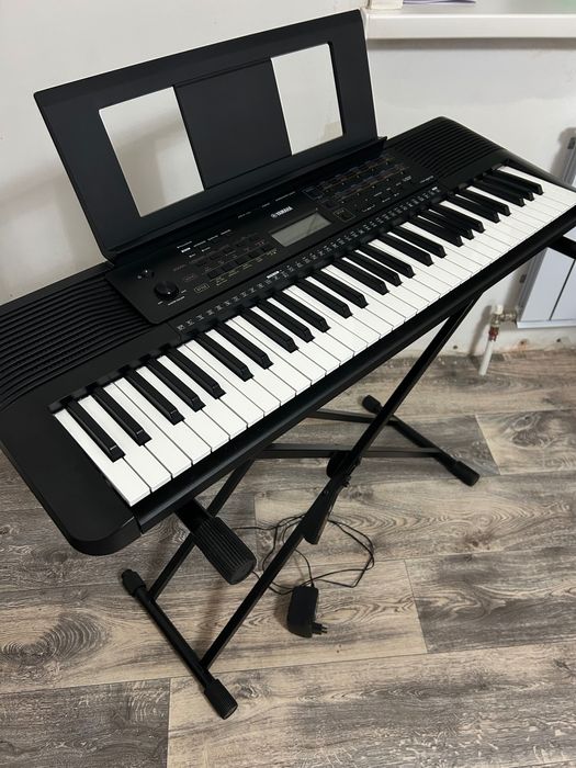 Синтезатор YAMAHA PSR-E273