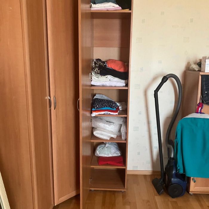 Продам шкаф угловой