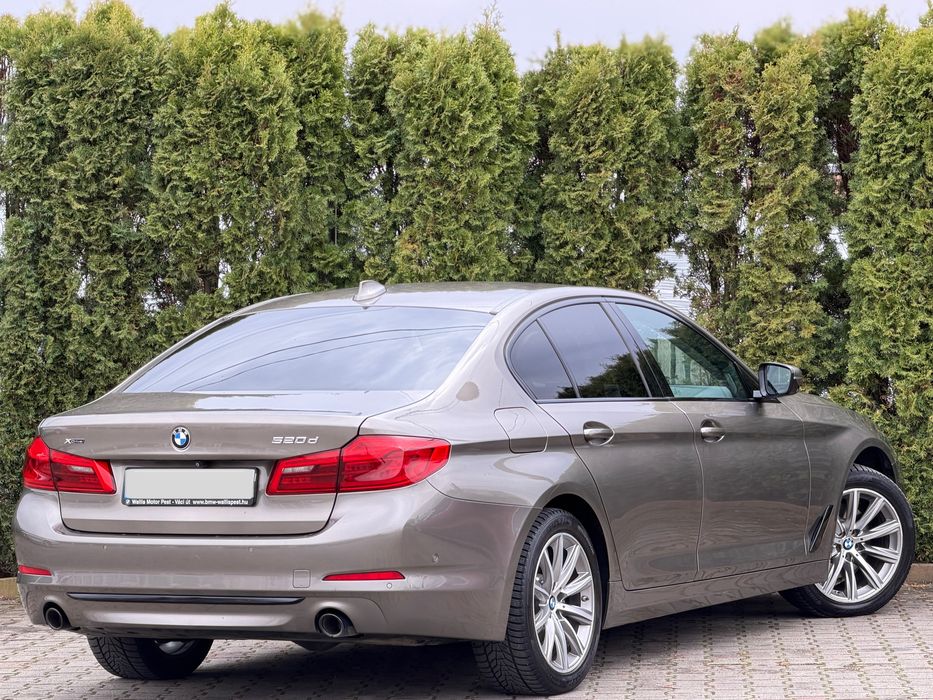 BMW 520~G30~Individual~Head Up~Camera 360~X-Drive~Soft Close